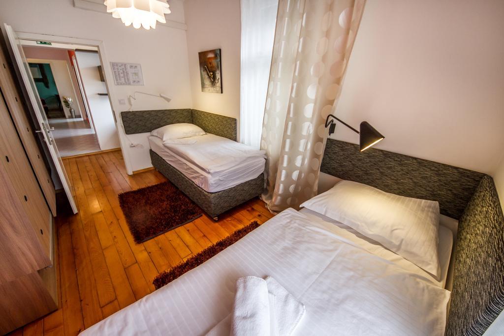 Oh & Gostinjska kuća 2*